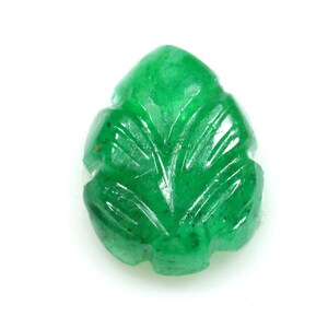 AAA+ Quality Emerald Carved Gemstone 3.15 Carat Green Emerald Leaf Shape Gemstone Beryl Emerald Birthstone Gemstone 11x8x4 mm