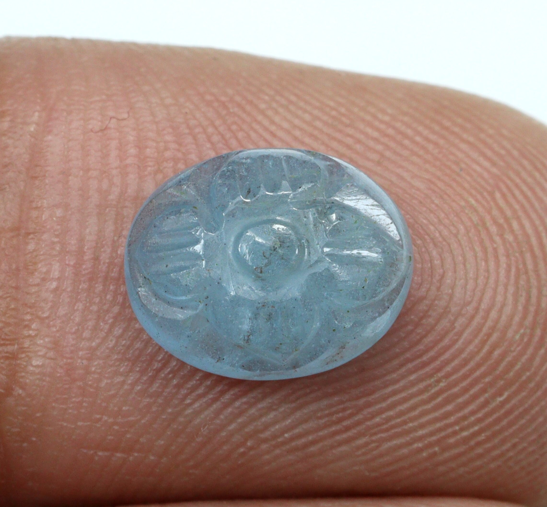 あ〜きゃん 【高品質 アクアマリン】 彫物 カービング AAAアクアマリンフラワーカービング：天然ブルージェムストーン