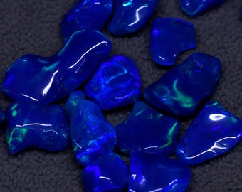Barwiony opal paraiba w kolorze surowym: tworzenie biżuterii (7-21 mm)