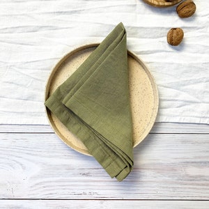 Set of 4 olive linen napkins | Cloth dinner, everyday, cocktail napkins | Moss Green Wedding