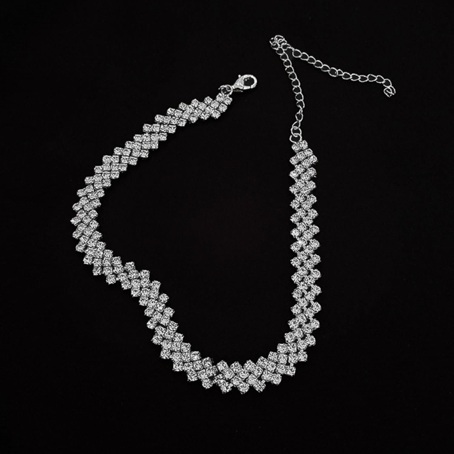 Collar de diamantes completos de lujo