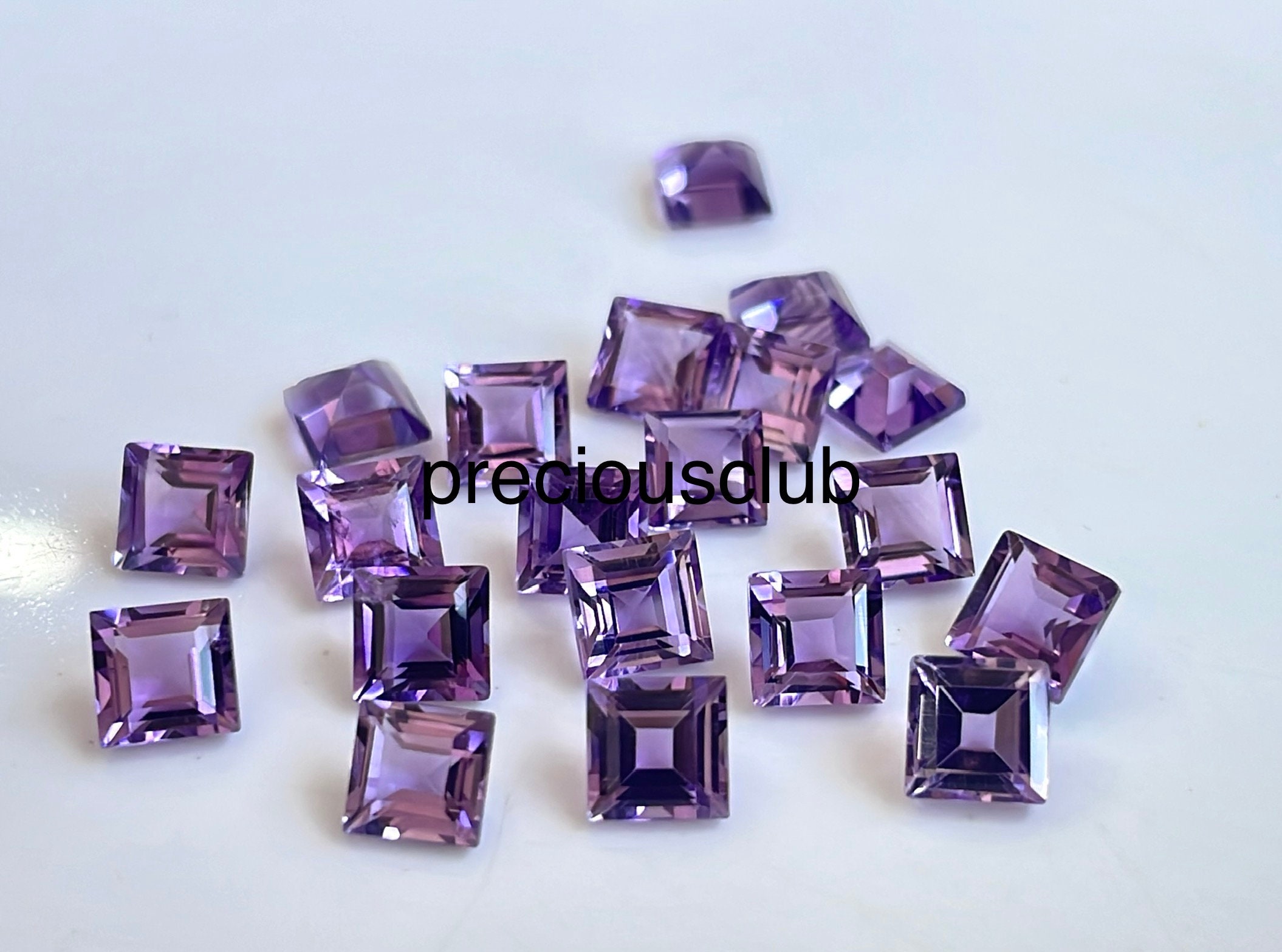 宝石質アメジスト レーザーカット ルース　インテリア　置物 宝石質アメジスト レーザーカット ルース | CREA