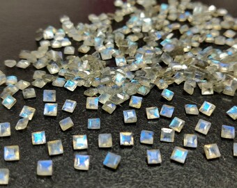 天然ラブラドライト 3 mm スクエア ファセットカット - ルース