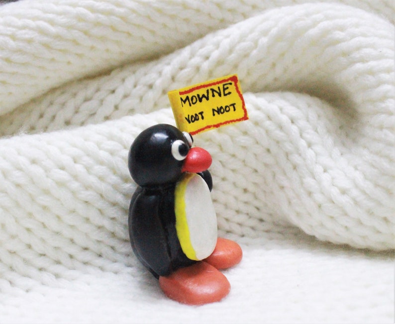 Pingu figure/collectable/figurine, pingu with hat pingu with placard, handmade penguin, miniature image 3