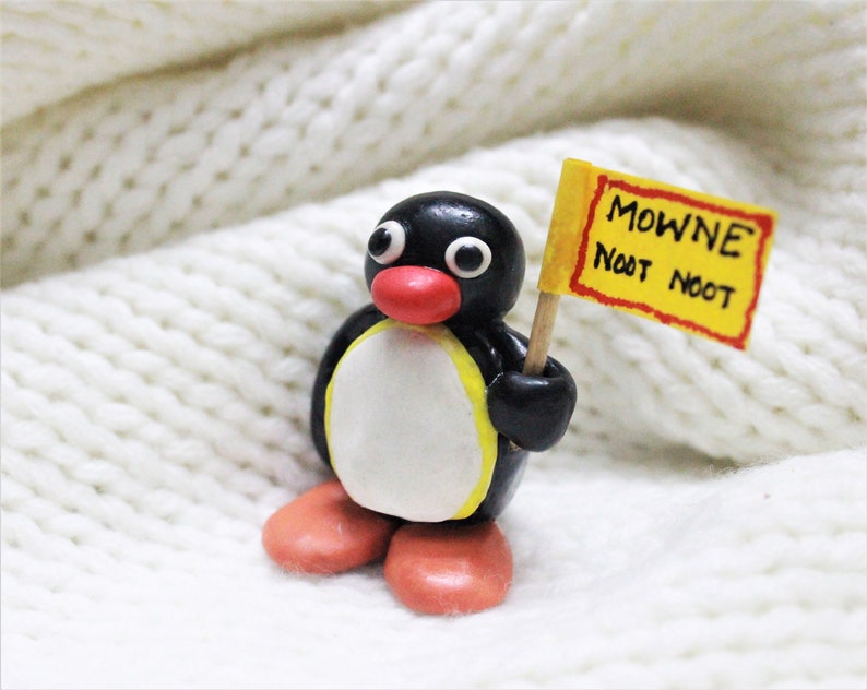 Pingu figure/collectable/figurine, pingu with hat pingu with placard, handmade penguin, miniature image 2