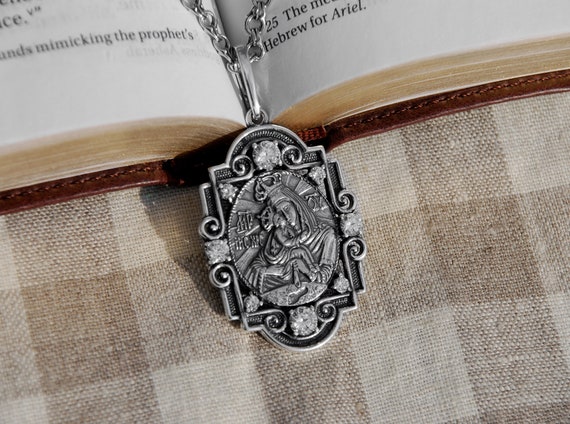 Collana con ciondolo croce/vergine Maria/cerubino/angelo Collana
