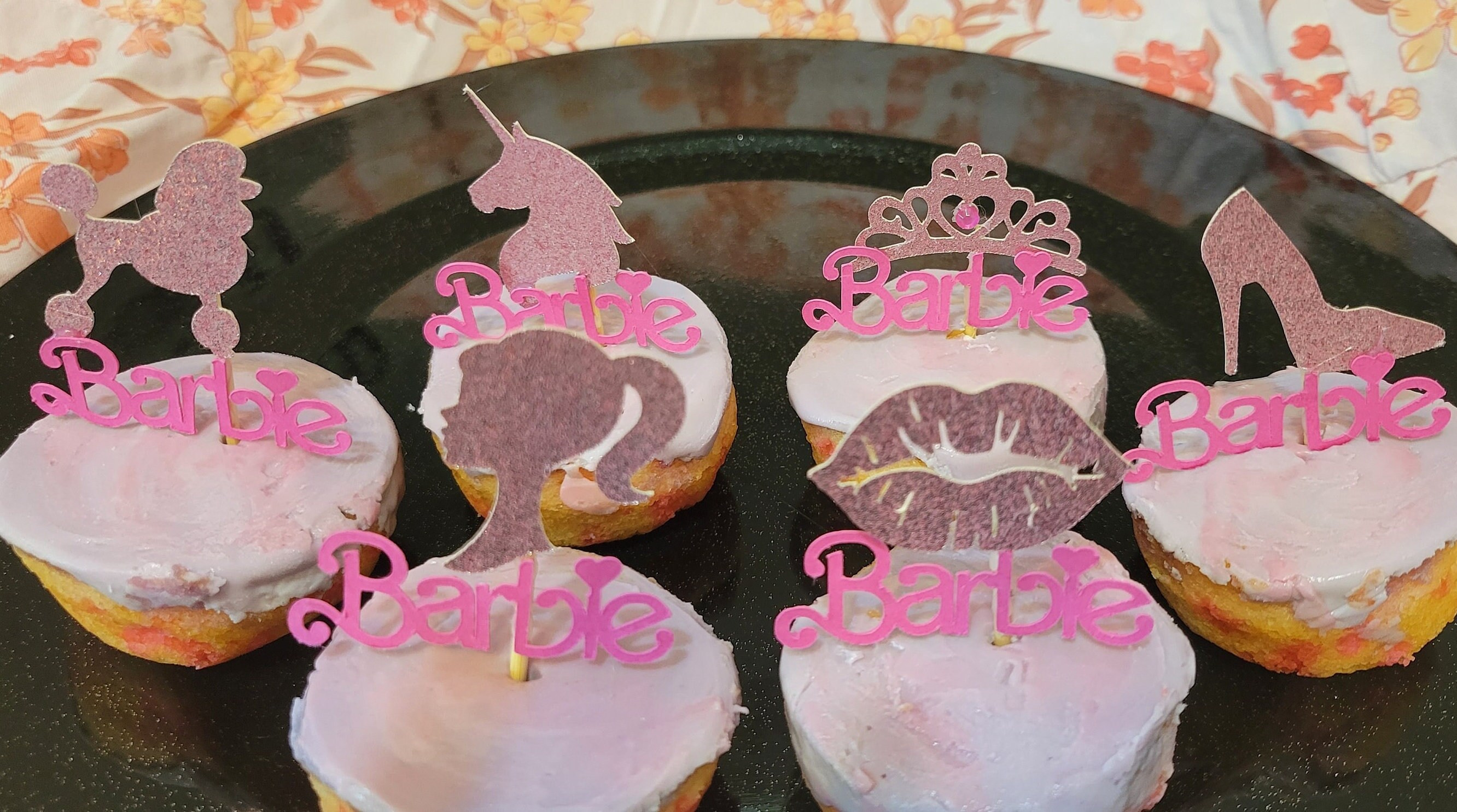 Barbie Cupcake Toppers (with Images) C34  Barbie decorations, Barbie  birthday party, Barbie cupcakes
