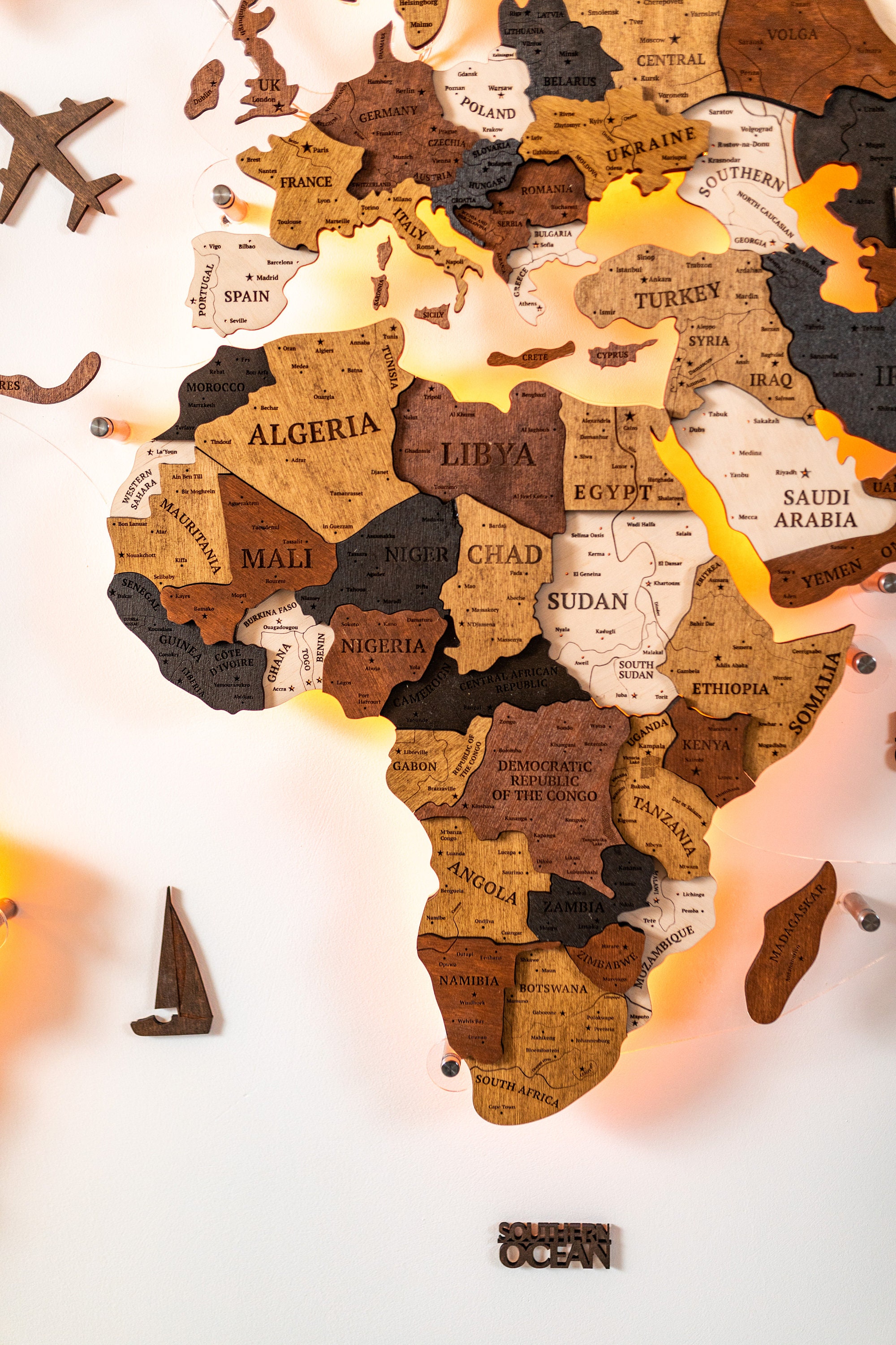 WOODEN WORLD MAP - WALL DECOR at Rs 3999/piece, दुनिया का नक्शा in Surat