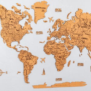Cork wereldkaart kunst aan de muur, houten muur kaart nieuw appartement cadeau, 3D houten wereldkaart appartement decor, vriendje cadeau houten kaart, reiskaart push pins