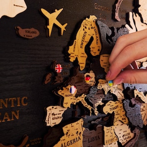 3D木製世界地図LED：コルクピンボード旅行装飾