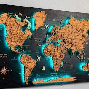 Carte du monde en bois à LED : décoration de voyage en liège avec punaises