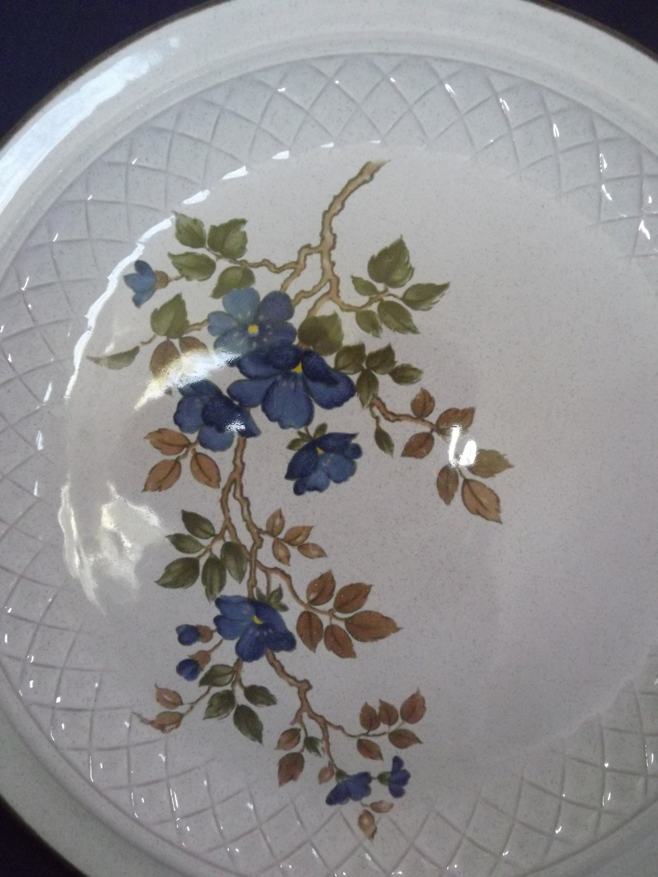 ジィー　アイモ・ニェットボリ ホワイトの花の陶板 22cm 1970年代 ジィー アイモ・ニェットボリ ホワイトの花の陶板 22cm 1970年代