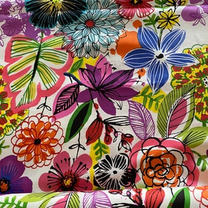 Alexander Henry - Painted Dahlia - 100% Cotton fabric by the yard. Quilting, totes, pillow case, many uses for this beautiful fabric!