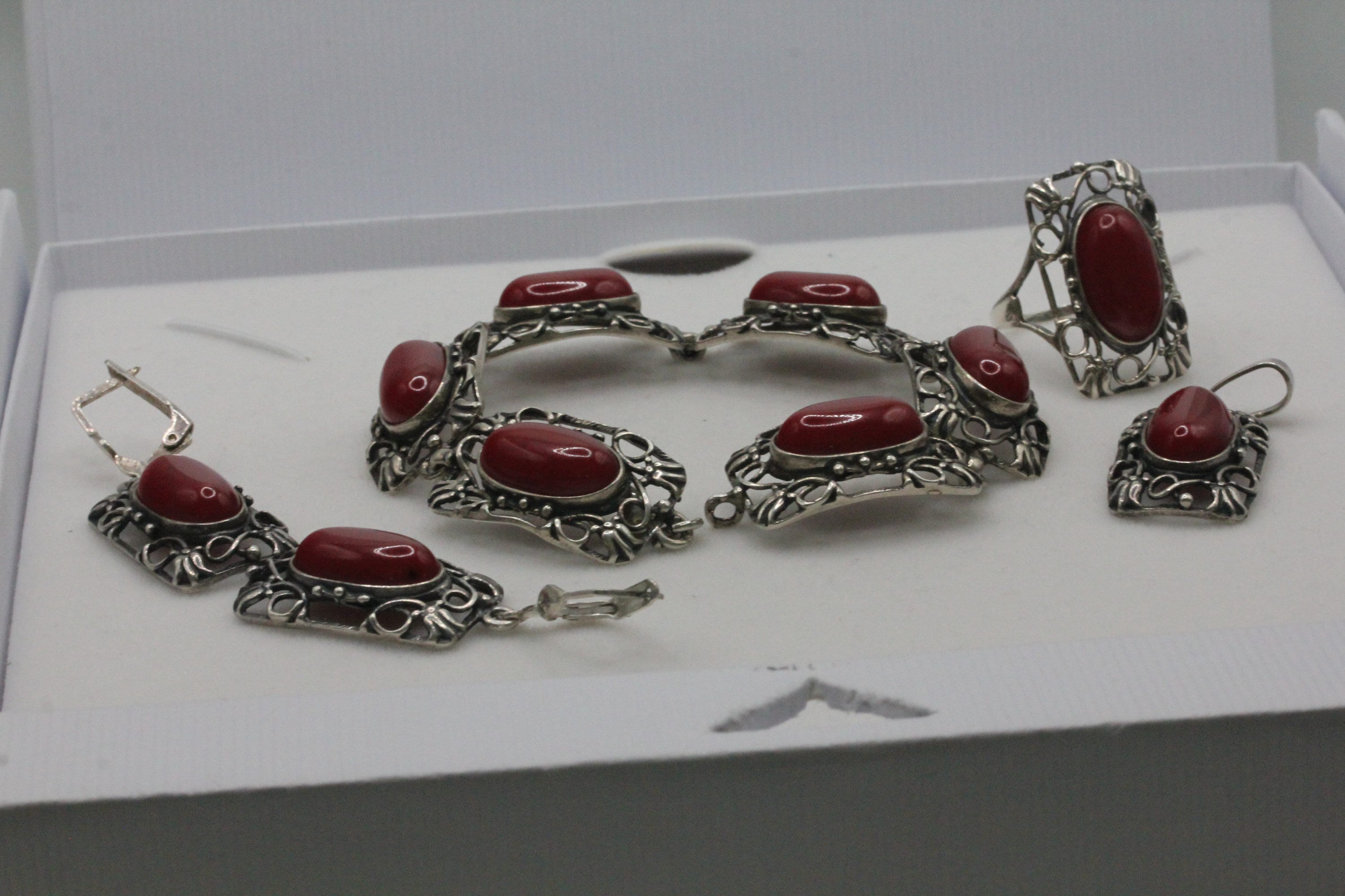 Bracelet Ethnique Ancien - Argent 925 Et Corail Rouge Naturel - Occasion