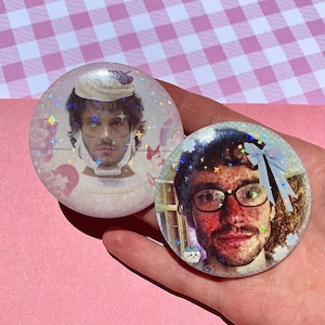 Botones gigantes de metal holográfico de Hannibal Will Graham