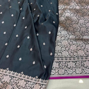 Wunderschöne Schwarz Silber Banarasi Saree / Mashroo Katan Banarasi Saree in Schwarz Silber Zari/Party tragen Saree