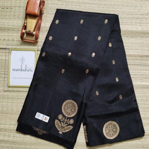 Schwarzer reiner Seiden Benarasi Saree / weicher Seiden Benarasi Saree in schwarz gold zari gewebt mit kontrastreicher roter Bluse / Silk Mark zertifizierter Saree