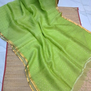 Czyste muślinowe sari Jamdani w kolorze papugiej zieleni z obramowaniem Zari i sekwencją | Ręcznie tkane bengalskie muślinowe sari | Saree na imprezę