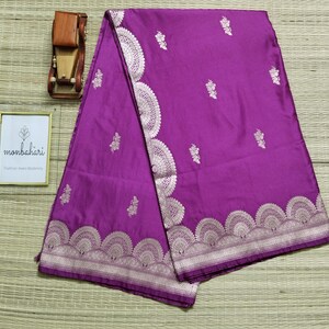 Premium Mashroo Katan Banarasi Saree | Zwiebel Rosa mit Silber Zari | Jakobsmuschel Bordüre | Leicht & Budget-freundlich | Versandfertig