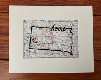 Arte del mapa bordado de Dakota del Sur: regalo personalizado del estado de origen