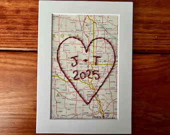 Mapa de carreteras con corazón bordado personalizado: regalo de despedida de soltera con temática de viajes