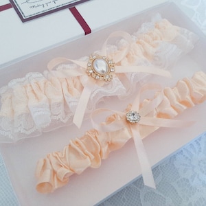 Peach Wedding Garter Set, White Lace Bridal Garter Set, Handmade, Personalized Garter Set, Custom Garter Set with Toss