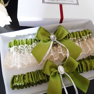 Moss Green Ivory Wedding Garter Set, White Lace Bridal Garter Set, Handmade, Personalized Garter Set, Custom Garter Set with Toss