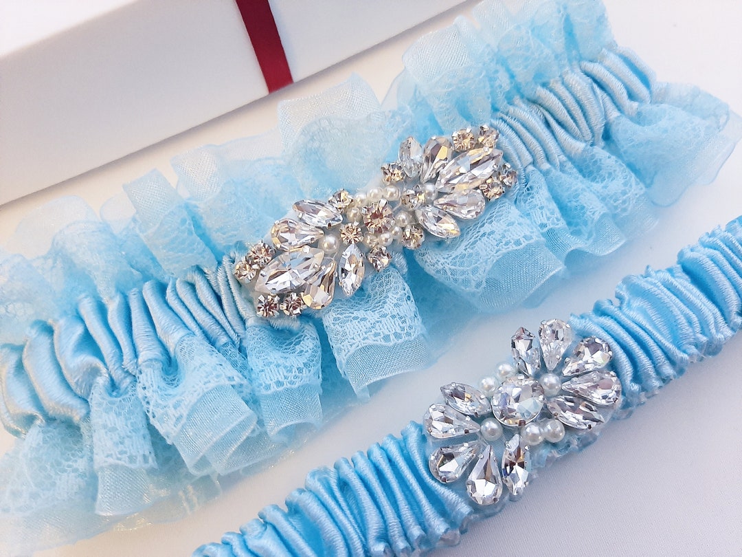Giarrettiera Satin Azzurra con Fiocco e Strass a Cuore per una Sposa