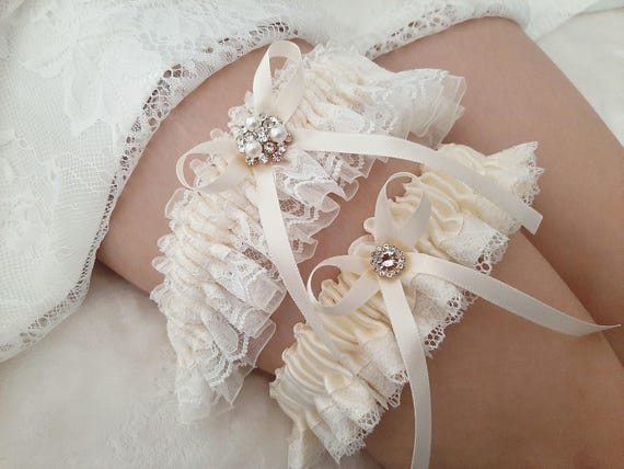 Ivory garter set hotsell