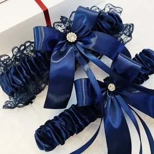 Marineblauwe bruiloft kousenband, bruiloft kousenband set, blauwe kousenband set, marine bruids kousenband, bruiloft kousenbanden, marine kousenband, blauwe kousenband