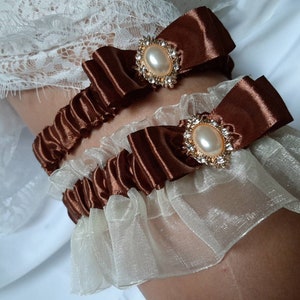 brown garter belt Massageöle – Sinnlich & pflegend