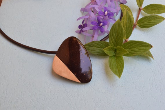 COCONUT SHELL NECKLACE,