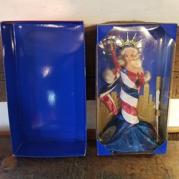Barbie Collection Statue De La Liberté - Poupée Neuve Sous Emballage