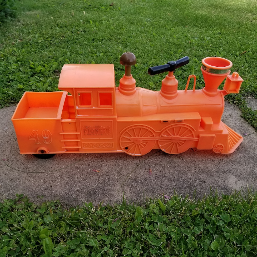 Vintage Ride on Train, Pioneer 49. Pink, by Marx Toys - Etsy