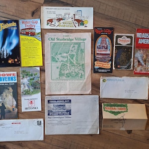 Vintage gemengd lot reisbrochures - Disneyland, Riverside Park, Conneaut Lake, Howe Caverns, Magic Valley, Old Sturbridge Village