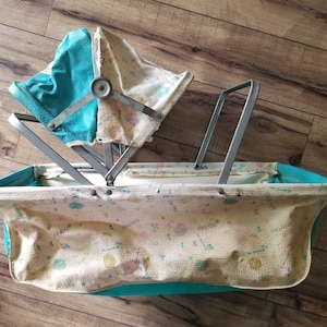 Vintage jaren 1960 Chatty Cathy Carry All Doll Bed; Verzamelobjecten; Accessoires en meubels voor poppen; Doe alsof je speelt; Speelgoed en spelletjes