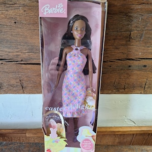 Lalka Barbie Afroamerykanka Easter Delights z 2003 r., nr B1804; Nowa w pudełku, NRFB; Lalki modowe; Kolekcjonerskie przedmioty świąteczne