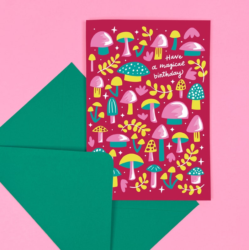 Carte d'anniversaire champignon magique - joyeux anniversaire - mignonne - plantes - fêter - floral - illustrée - magie image 1