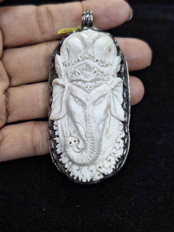 Antique Old Shell Stone Carved Shell Lord Ganesh Wear… - Gem