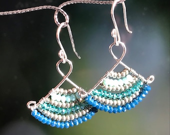 Boucles d’oreilles bleues en argent sterling silver 925 et perles de verre facettées