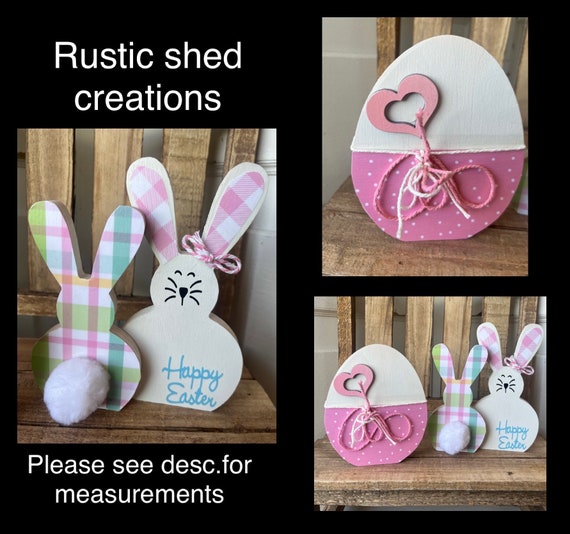 2 Conejitos De Pascua De Paja Hecho A Mano (33 Cm) – Decoración De Pascua Con Ropa A Cuadros Blanco/Rojo/Verde – Figuras Para Jardín O Interior