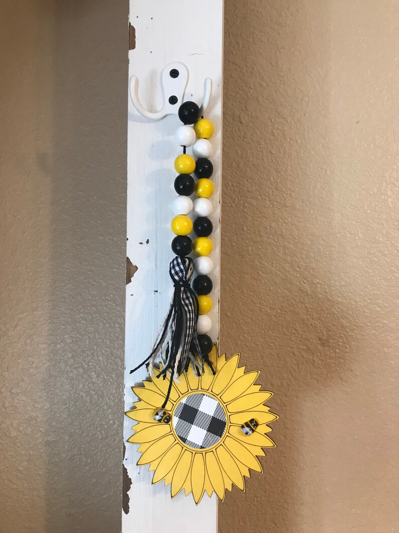 Farmhouse beaded garland SUNFLOWER BEE buffalo plaid tier tray decor