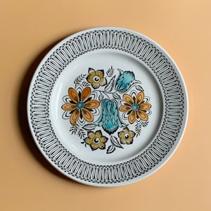 1x MCM Kathie Winkle Dinner Plate, Seychelles Pattern, Hand Painted Flowers on Ironstone Plate, Broadhurst Potteries of England