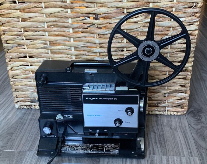 Argus Showmaster Argus Showmaster 872 Super Eight, 8mm Film Projector in Case, Movie ...