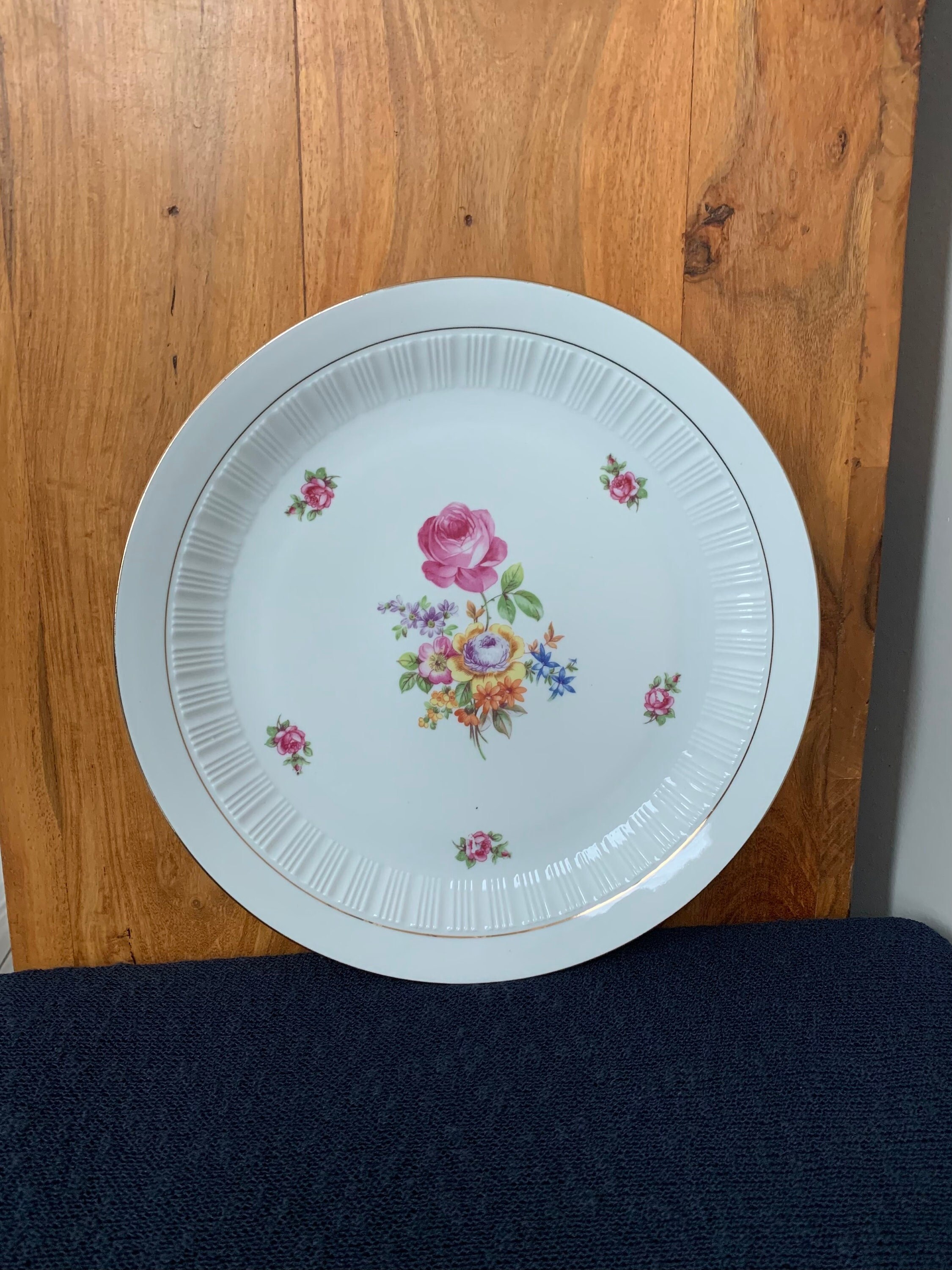 CP Floral Serving Platter, Colditz Porcelain, German Democratic Republic, Vintage Serving Plate with Ribbed Edges and Gold Trim