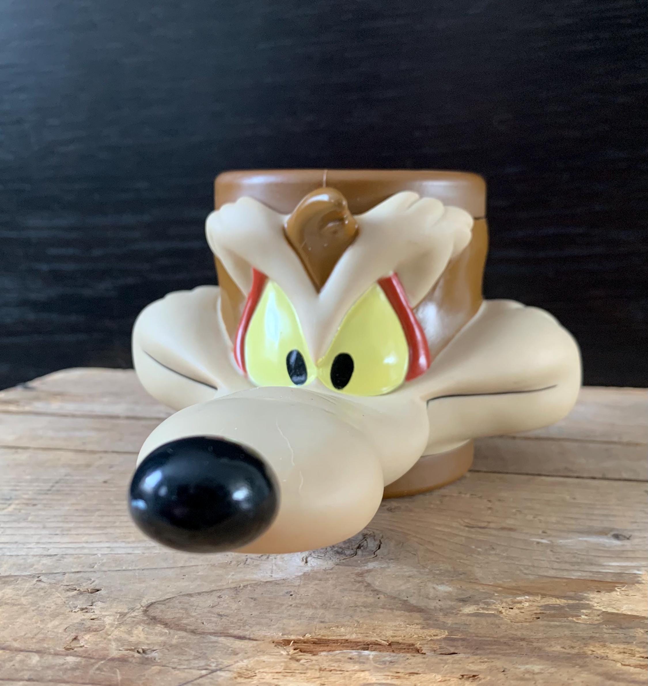 1993 Wile E Coyote Plastic Mug - Warmer Brothers - Looney Tunes
