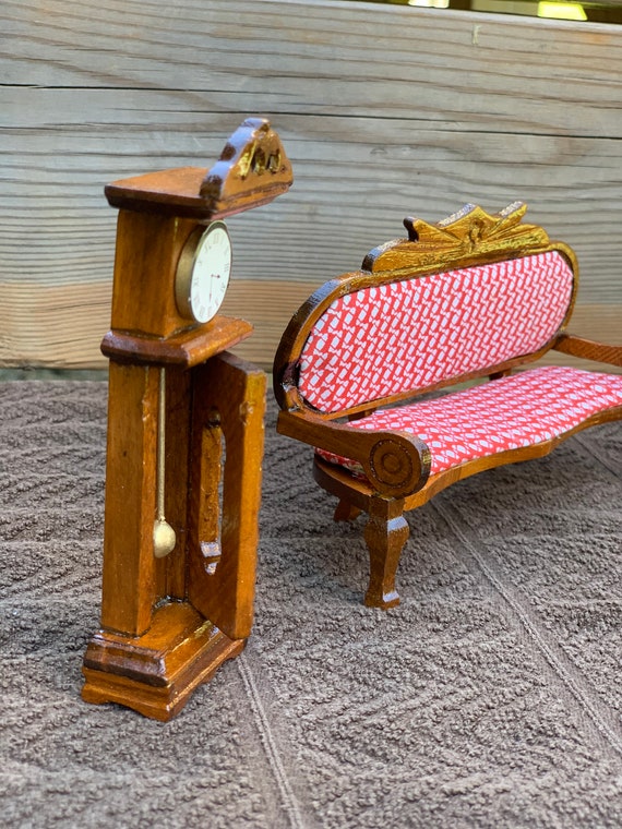 Collectible dollhouse online furniture