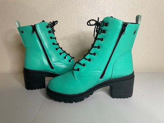Hand Painted Arizona Green Tea Inspired Size 9 Boots.