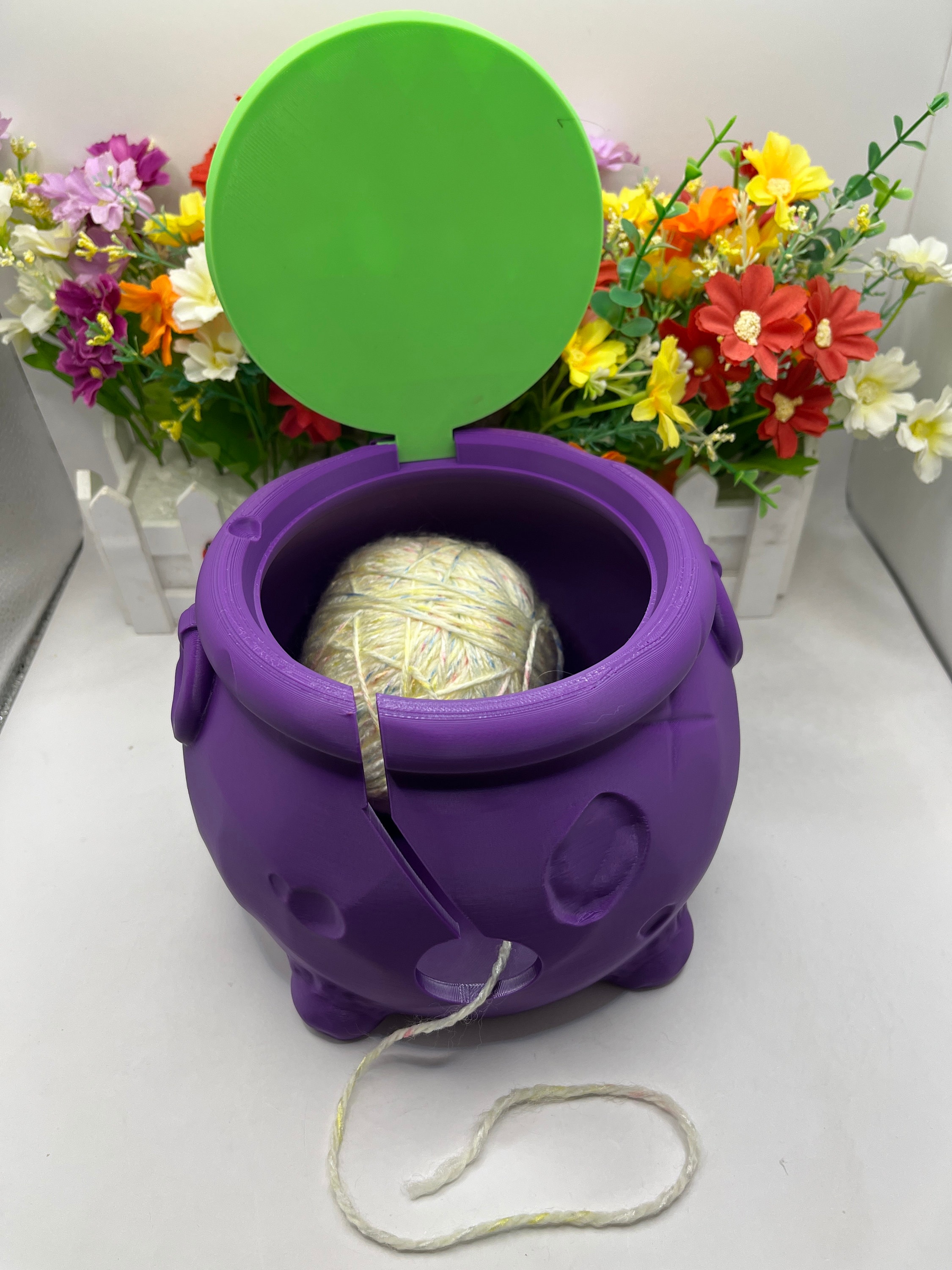 Cauldron Yarn Bowl with Lid – TheKnottyKnittress