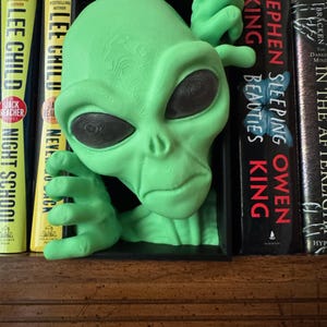 Alien BookNook - Large Book Nook | 3D Printed | Book Shelf Decor - Book End Decor - Fantasy Decor - SyFy Decor